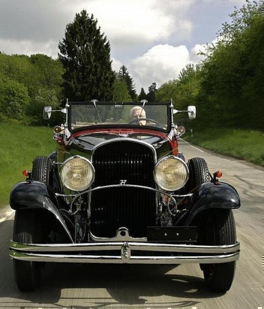 1930 Chrysler Model 77 Roadster will be driven by Thomas Hausch, Executive Director of International Sales and Marketing for the Chrysler Group, in the 2005 Mille Miglia.